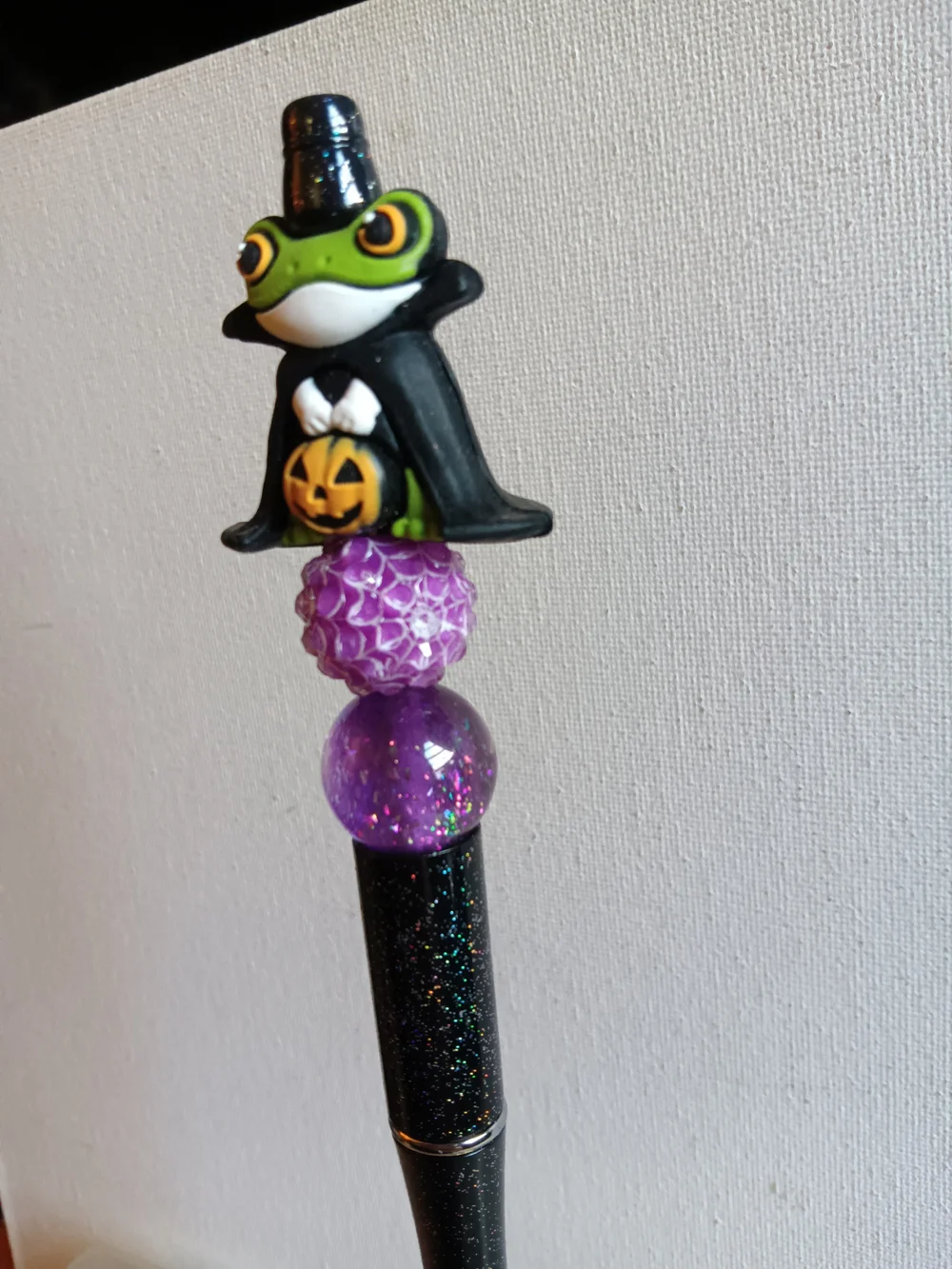Halloween-Themed Beaded Pen with Froggy Vampire